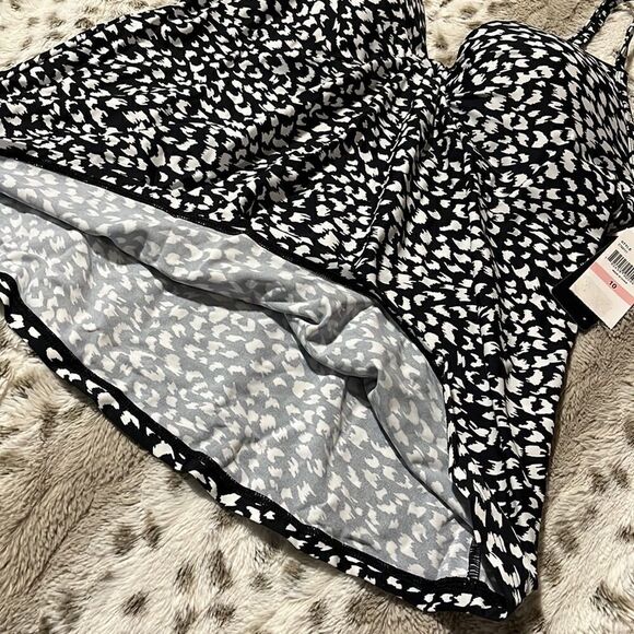 Island Escape Tankini Top - Picture 4 of 10